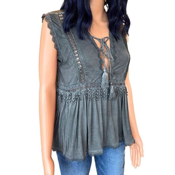 POL Washed Gray Boho Lace Up Top Size Small NEW - Picture 2 of 5